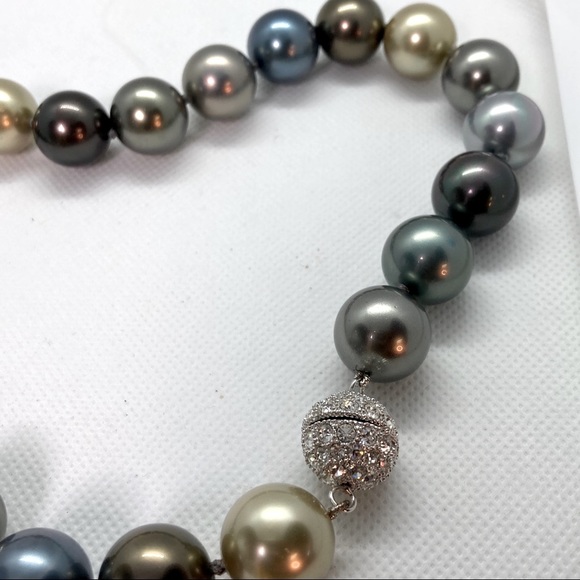 NWOT Multicolor Faux South Sea Pearl Necklace, 18” Choker w rhinestone clasp - Picture 4 of 8